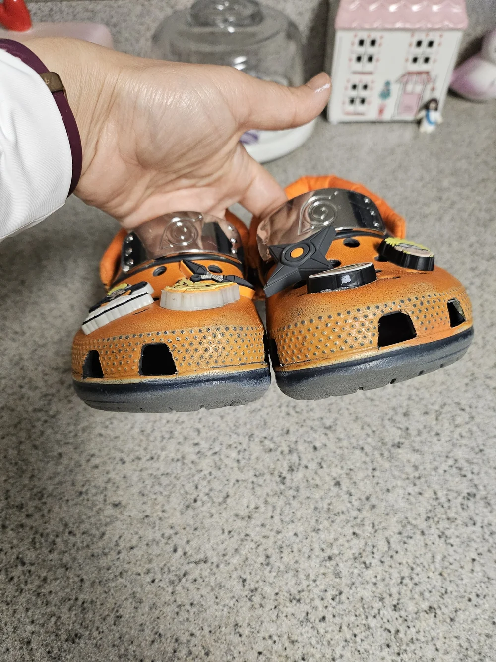 Crocs Naruto Shippuden Classic Clogs Kids Size 11C Slip On Sandals